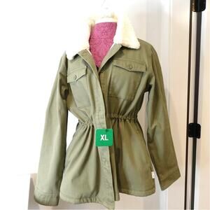 Green Jacket Shirt/Drawstring waist and pockets in n out